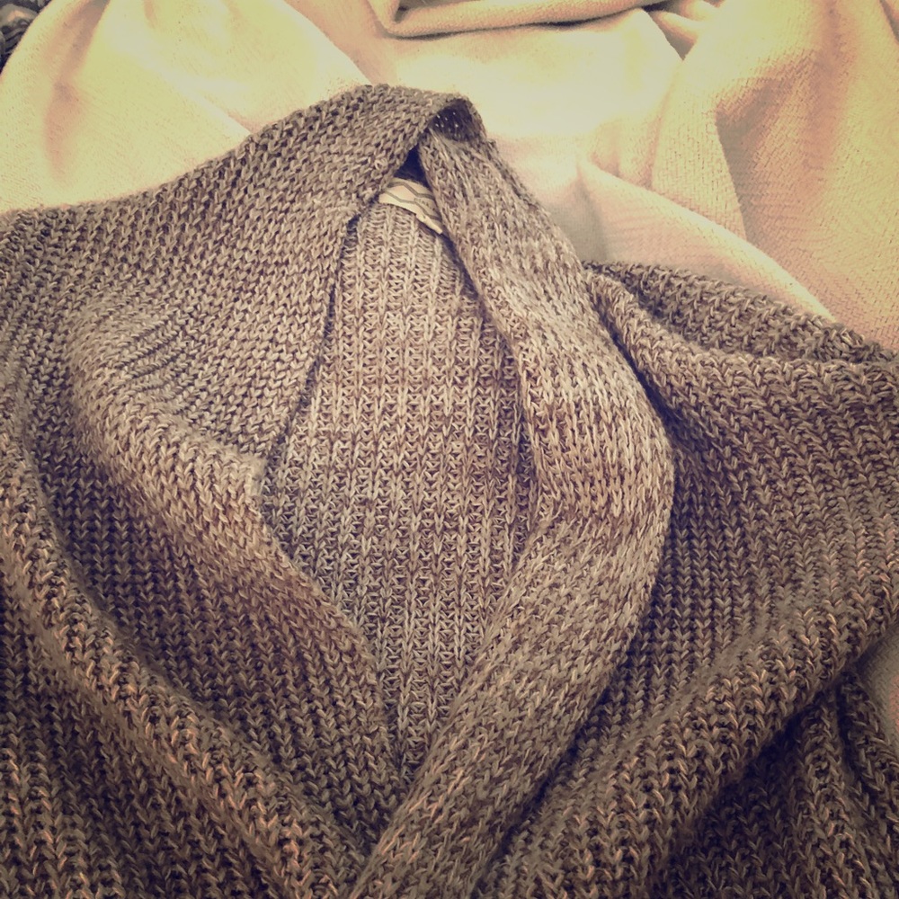 Pink rose brown sweater